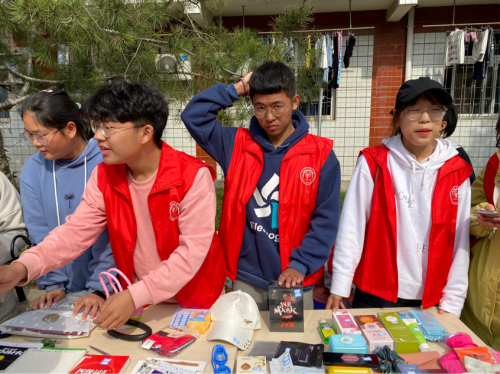 yl6809永利官网的阳光团员在积极叫卖.png